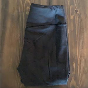 Lucy crop workout leggings